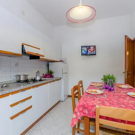 Brionetta Bibione